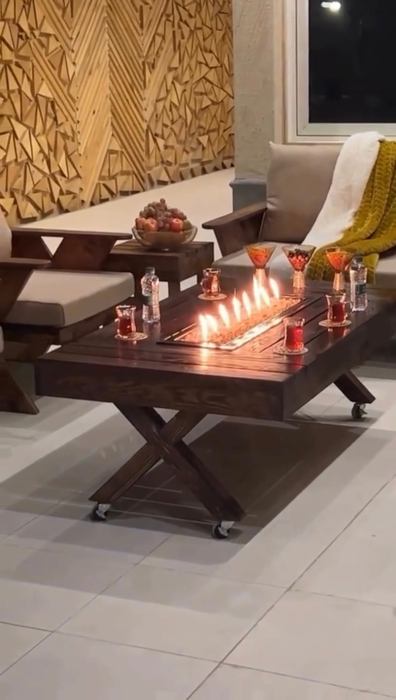 جلسة خارجية مع مشب النار مع الغار